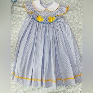 POSH PICKLE BLUE SEERSUCKER SMOCKED DUCKS DRESS WITH YELLOW RIC RAC size 3T